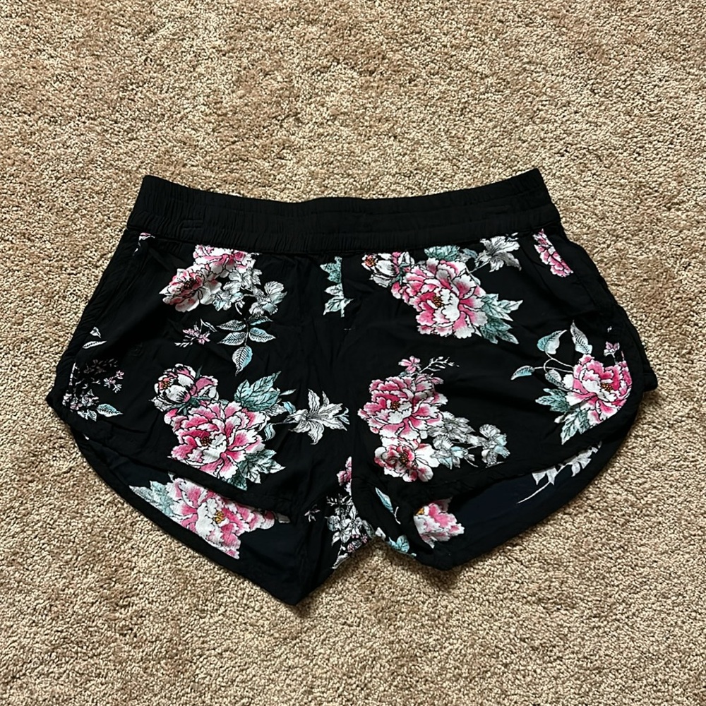 Derek Heart Floral Women’s Shorts